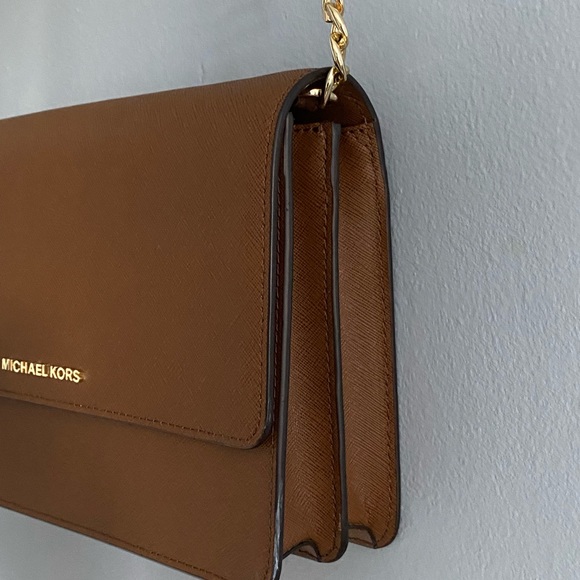 SOLD Michael Kors Daniela Safiano Crossbody - Picture 10 of 16